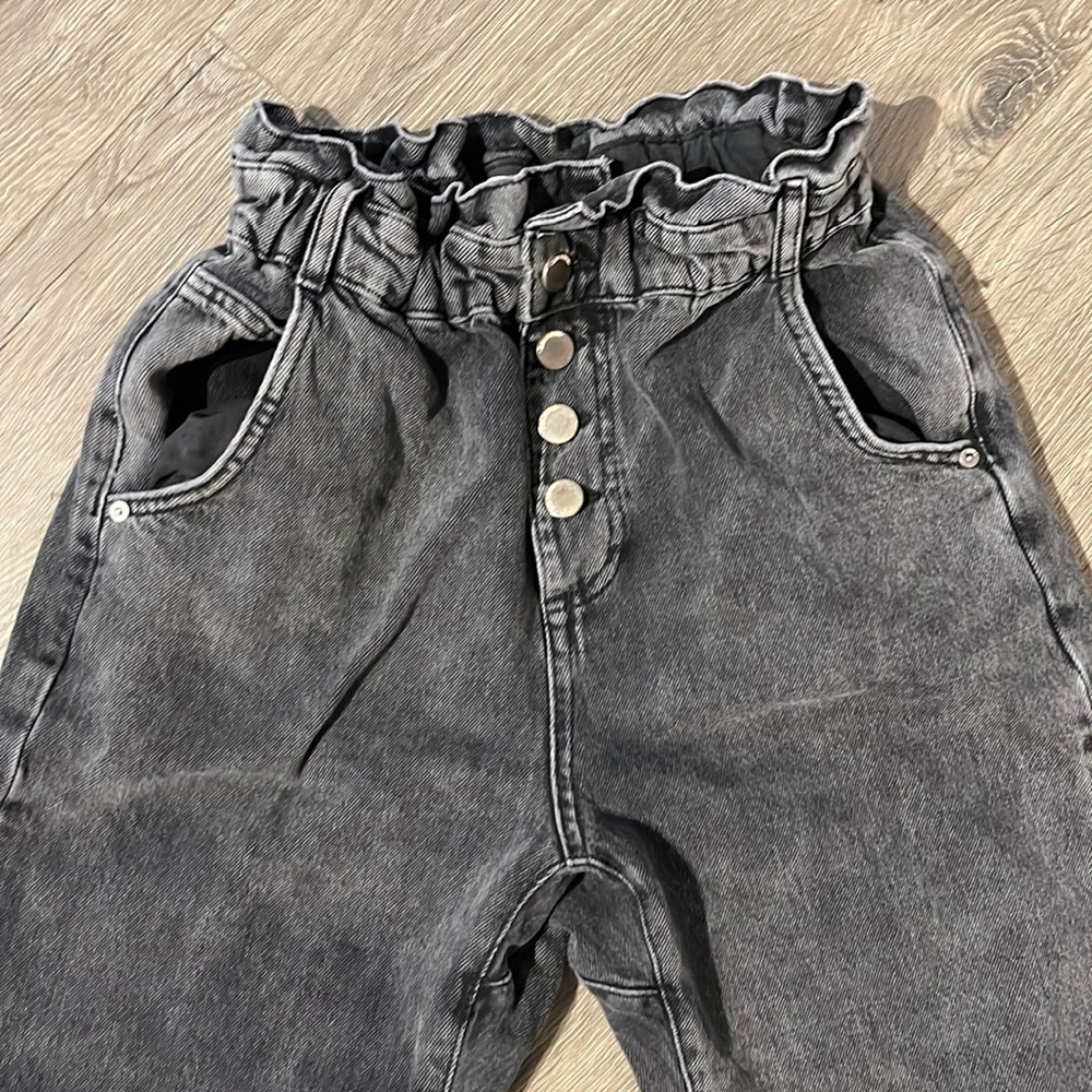 Zara Denim paper bag style cropped button fly size 4